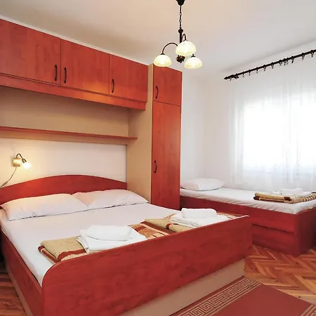 Bernardica Apartment Pakostane